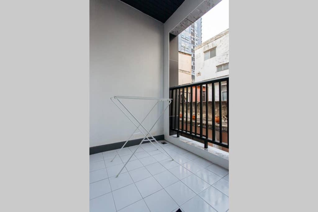 P4 Silom Large 2Beds Full Kitchen Wifi 4-6Pax Apartment Bangkok Luaran gambar