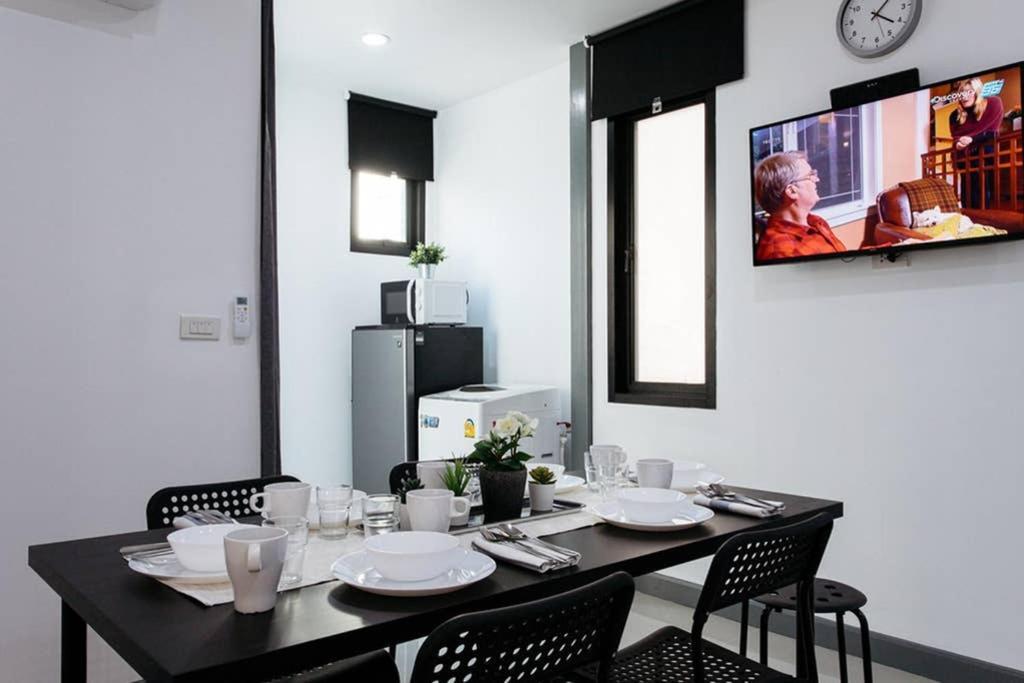P4 Silom Large 2Beds Full Kitchen Wifi 4-6Pax Apartment Bangkok Luaran gambar