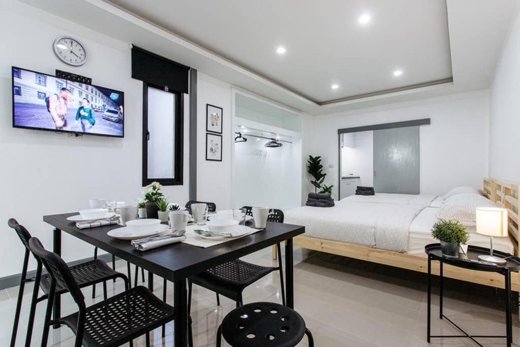 P4 Silom Large 2Beds Full Kitchen Wifi 4-6Pax Apartment Bangkok Luaran gambar