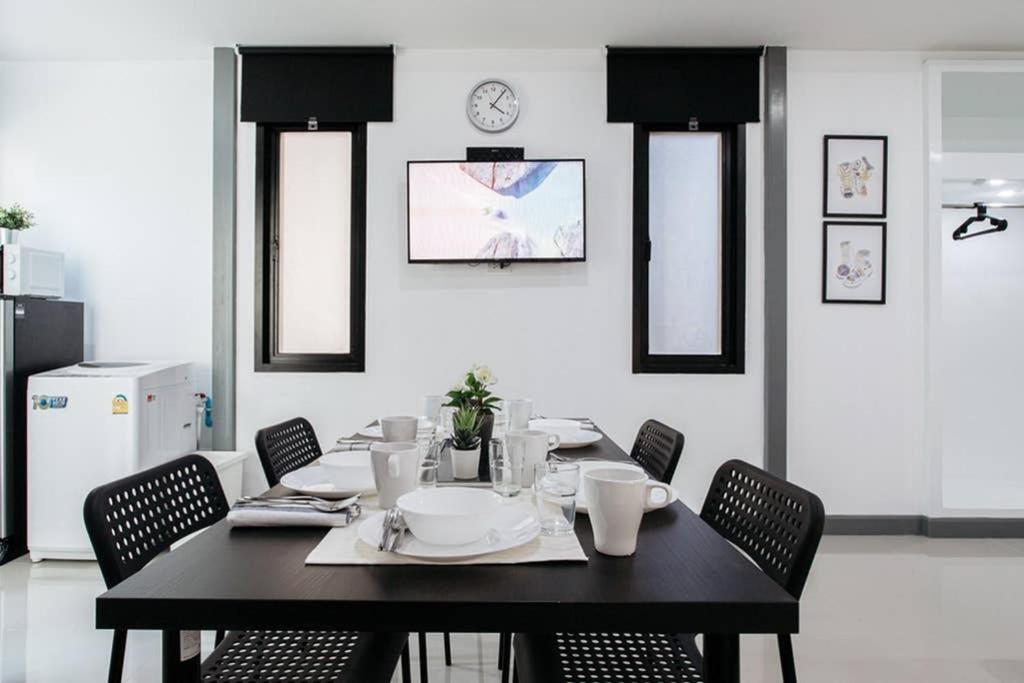 P4 Silom Large 2Beds Full Kitchen Wifi 4-6Pax Apartment Bangkok Luaran gambar