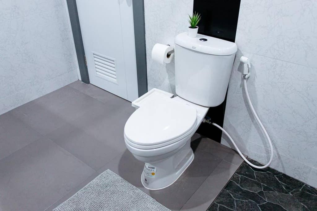 P4 Silom Large 2Beds Full Kitchen Wifi 4-6Pax Apartment Bangkok Luaran gambar